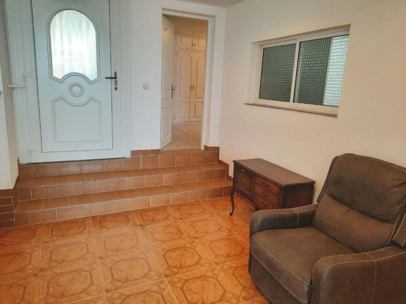 3 quarto Moradia para arrendar em Santa Ursula com garagem - 2 500 € (Ref: 9815782)