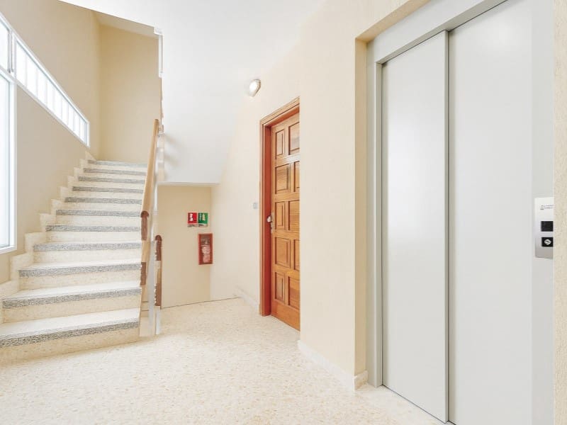 Apartamento de 3 habitaciones en Puerto de la Cruz en alquiler - 2.500 € (Ref: 9817967)