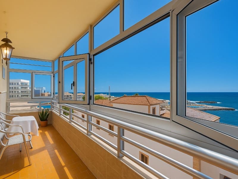 Apartamento de 3 habitaciones en Puerto de la Cruz en alquiler - 2.500 € (Ref: 9817967)