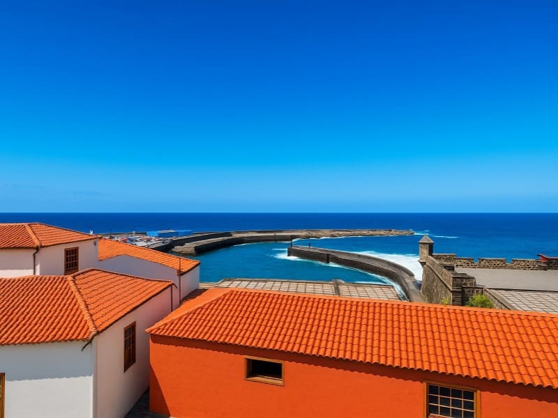 Apartamento de 3 habitaciones en Puerto de la Cruz en alquiler - 2.500 € (Ref: 9817967)