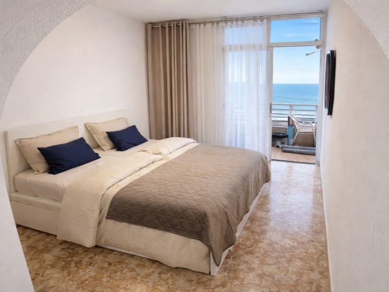 Apartamento de 3 habitaciones en Puerto de la Cruz en alquiler - 2.500 € (Ref: 9817967)