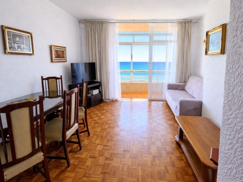 Apartamento de 3 habitaciones en Puerto de la Cruz en alquiler - 2.500 € (Ref: 9817967)
