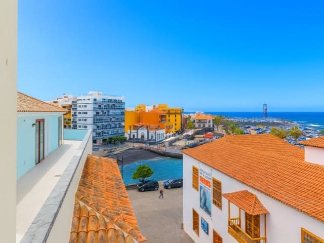 Apartamento de 3 habitaciones en Puerto de la Cruz en alquiler - 2.500 € (Ref: 9817967)