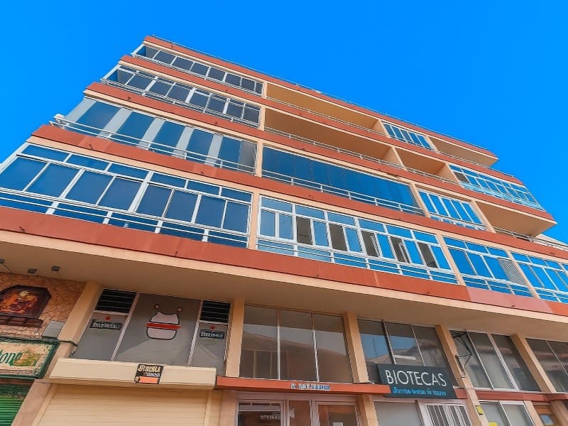 Apartamento de 3 habitaciones en Puerto de la Cruz en alquiler - 2.500 € (Ref: 9817967)