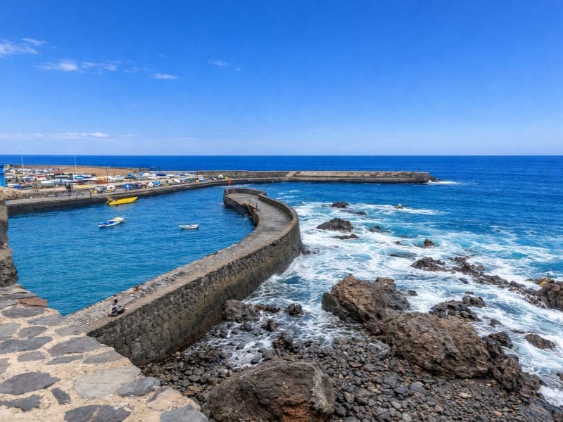 Apartamento de 3 habitaciones en Puerto de la Cruz en alquiler - 2.500 € (Ref: 9817967)