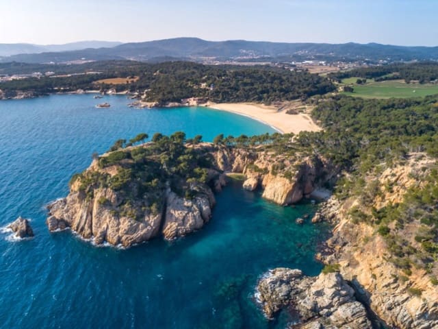 Hotel til salg i Girona by - € 19.000.000 (Ref: 9881543)