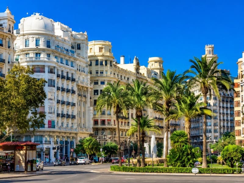 Hotel til salg i Valencia by - € 35.000.000 (Ref: 9881544)