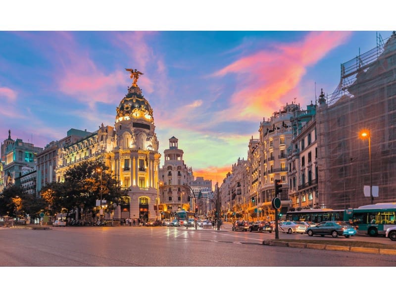 Kommersiell til salgs i Madrid by - € 26 000 000 (Ref: 9881586)