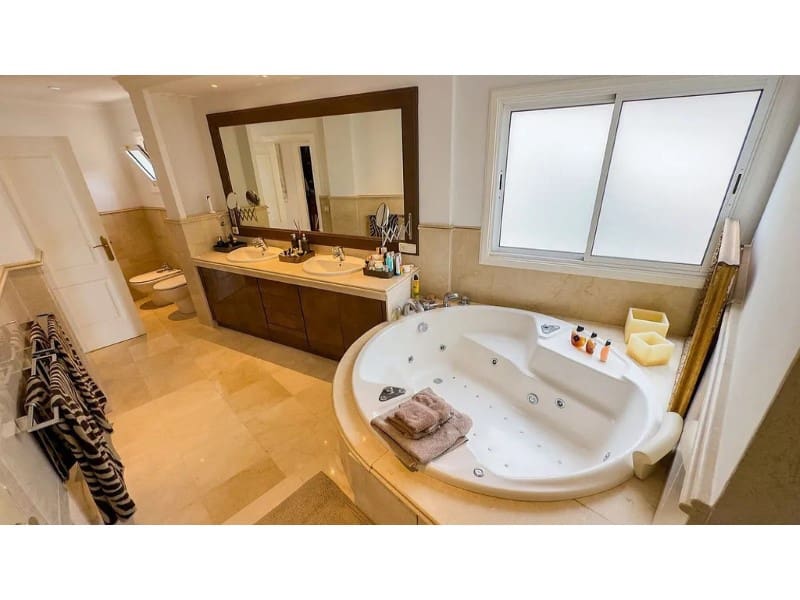 Chalet de 5 habitaciones en Tabaiba en venta - 860.000 € (Ref: 9936090)