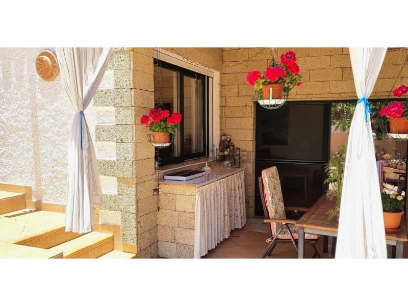 5 chambre Villa/Maison à vendre à Arico - 625 000 € (Ref: 9947549)