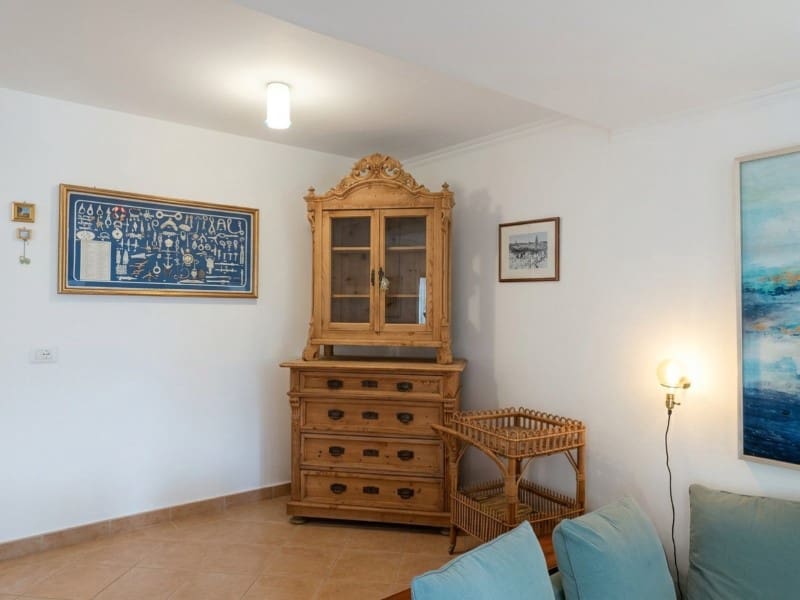 5 bedroom Villa for sale in Arico with garage - € 595,000 (Ref: 9947549)