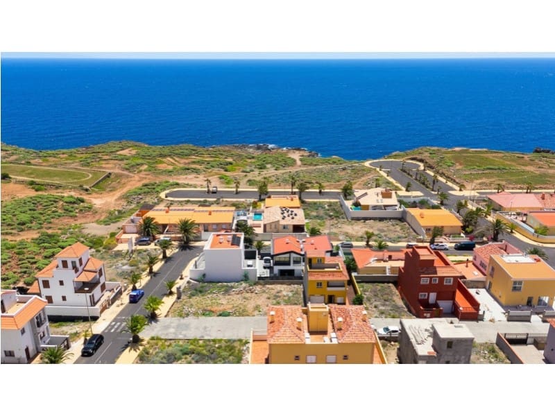 Villa/Maison à vendre à Arico - 635 000 € (Ref: 9947552)