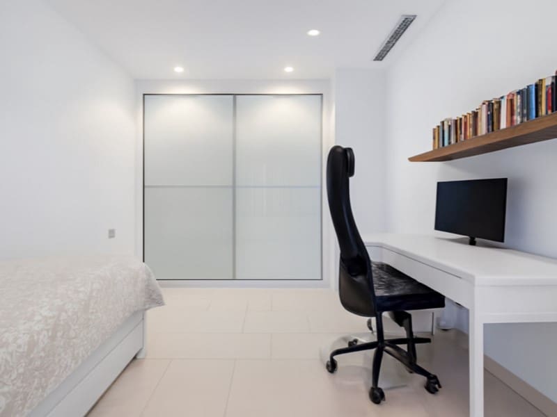 2 camera da letto Appartamento da affittare in Arona con piscina - 3.000 € (Rif: 9990416)
