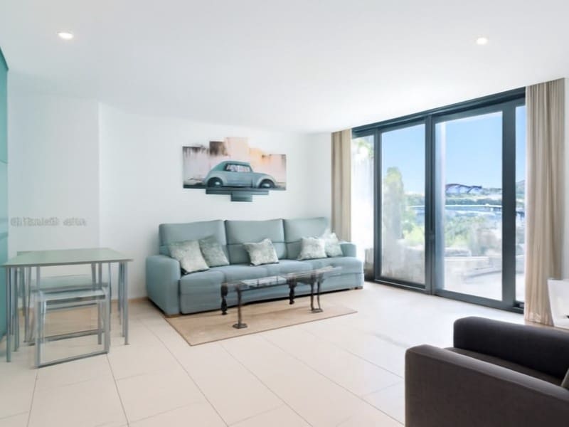 2 camera da letto Appartamento da affittare in Arona con piscina - 3.000 € (Rif: 9990416)