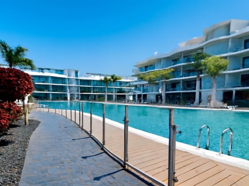 2 camera da letto Appartamento da affittare in Arona con piscina - 3.000 € (Rif: 9990416)