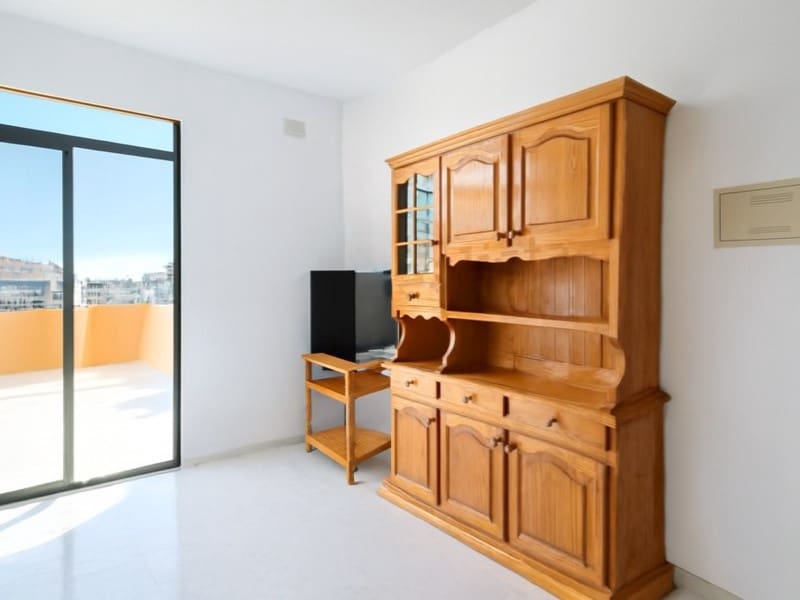 2 slaapkamer Appartement te huur in El Medano - € 2.500 (Ref: 9990417)