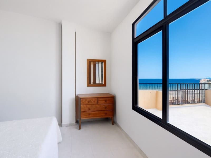 2 slaapkamer Appartement te huur in El Medano - € 2.500 (Ref: 9990417)
