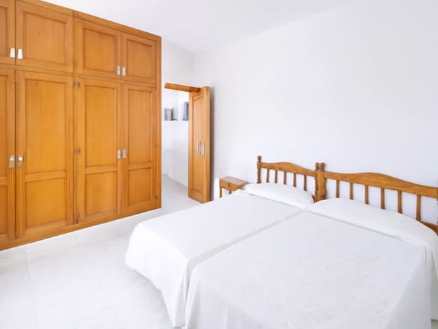 2 Zimmer Apartment zu vermieten in El Medano, Granadilla de Abona - 2.500 € (Ref: 9990417)