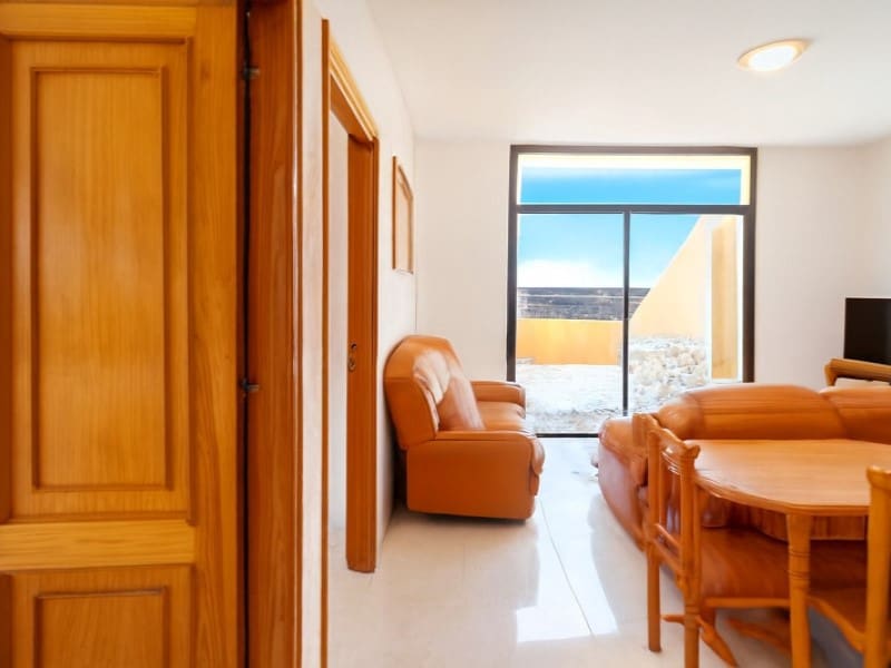 2 slaapkamer Appartement te huur in El Medano - € 2.500 (Ref: 9990417)