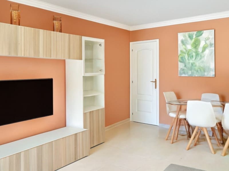 2 slaapkamer Appartement te huur in Radazul met garage - € 2.500 (Ref: 9990418)