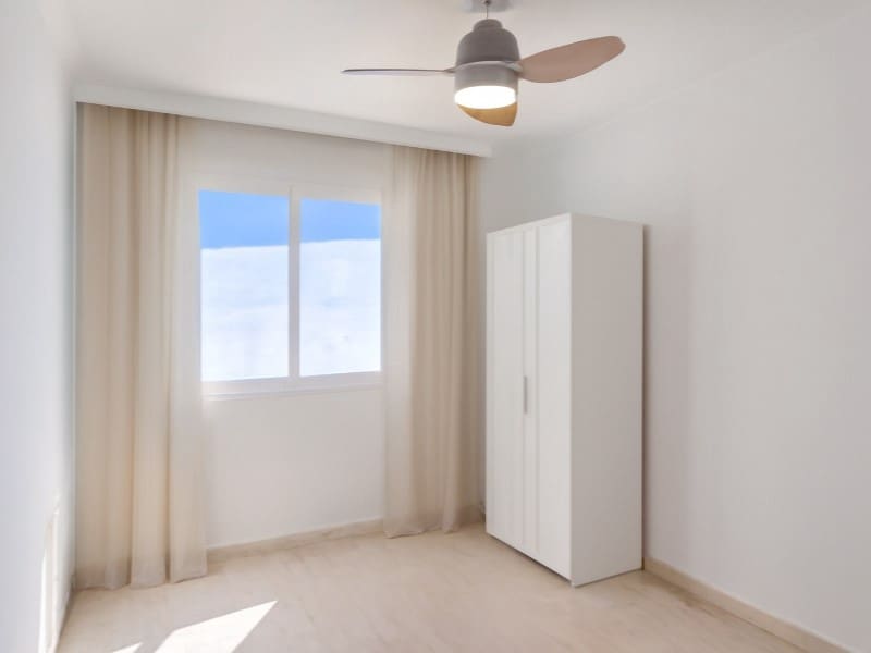 2 slaapkamer Appartement te huur in Radazul met garage - € 2.500 (Ref: 9990418)