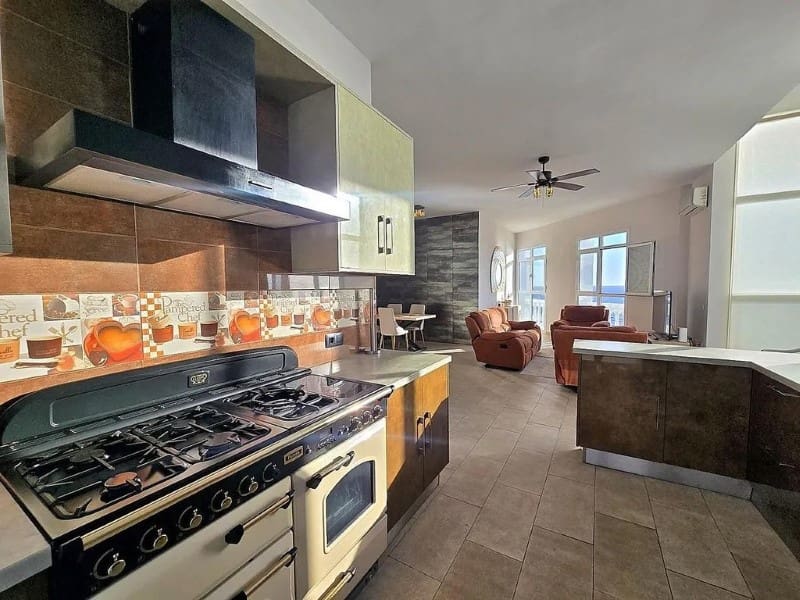 3 Zimmer Apartment zu vermieten in Adeje - 3.500 € (Ref: 9990420)