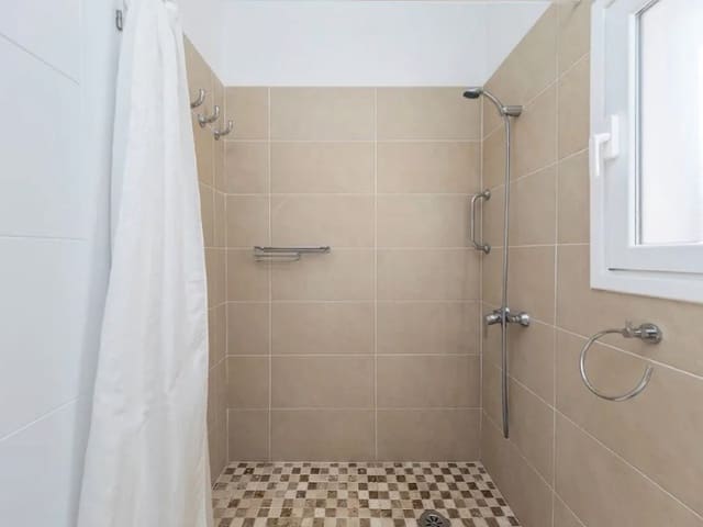 2 Zimmer Apartment zu vermieten in El Medano, Granadilla de Abona mit Garage - 3.500 € (Ref: 9990422)