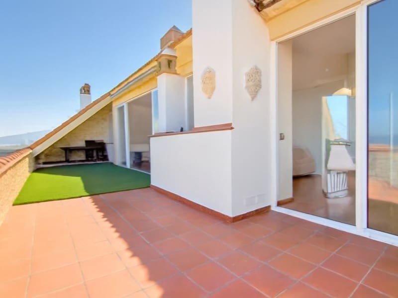 3 slaapkamer Appartement te huur in Puerto de la Cruz met zwembad garage - € 3.000 (Ref: 9990423)