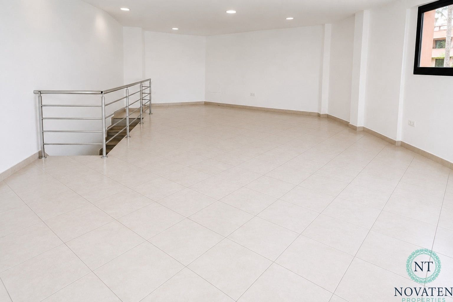 Commercial for sale in Adeje - € 450,000 (Ref: 10010237)