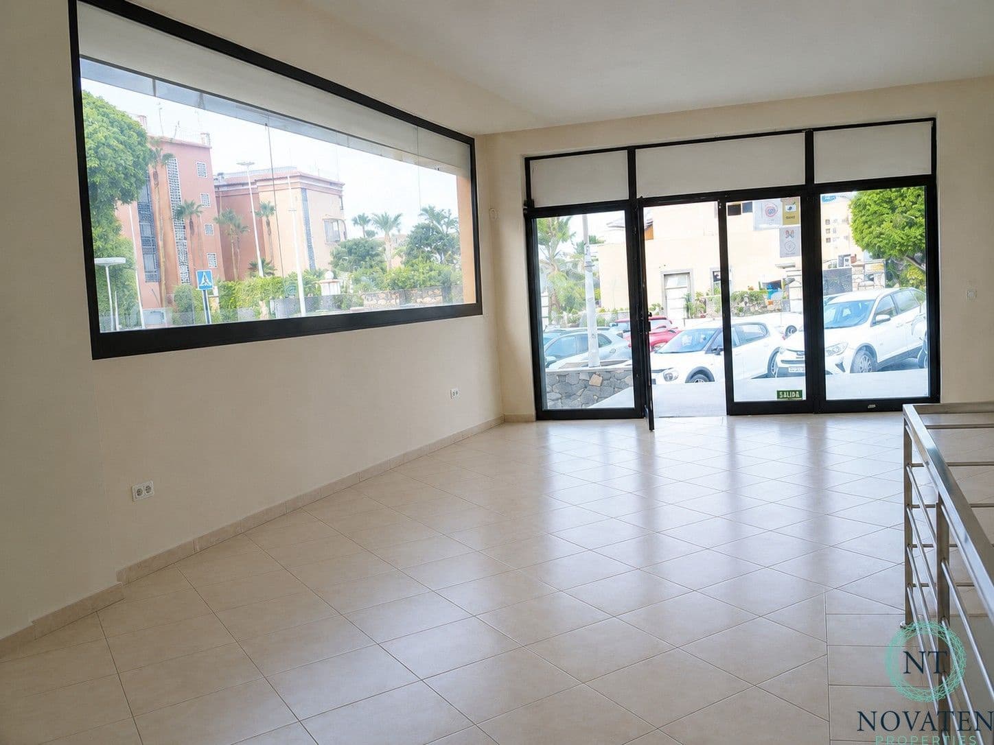 Commercial for sale in Adeje - € 450,000 (Ref: 10010237)