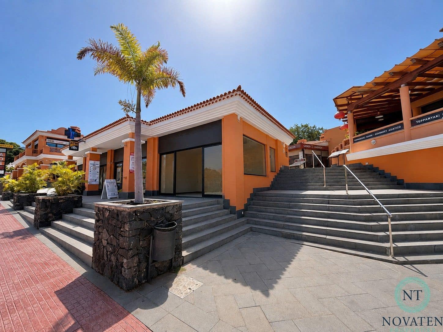 Commercial for sale in Adeje - € 450,000 (Ref: 10010237)