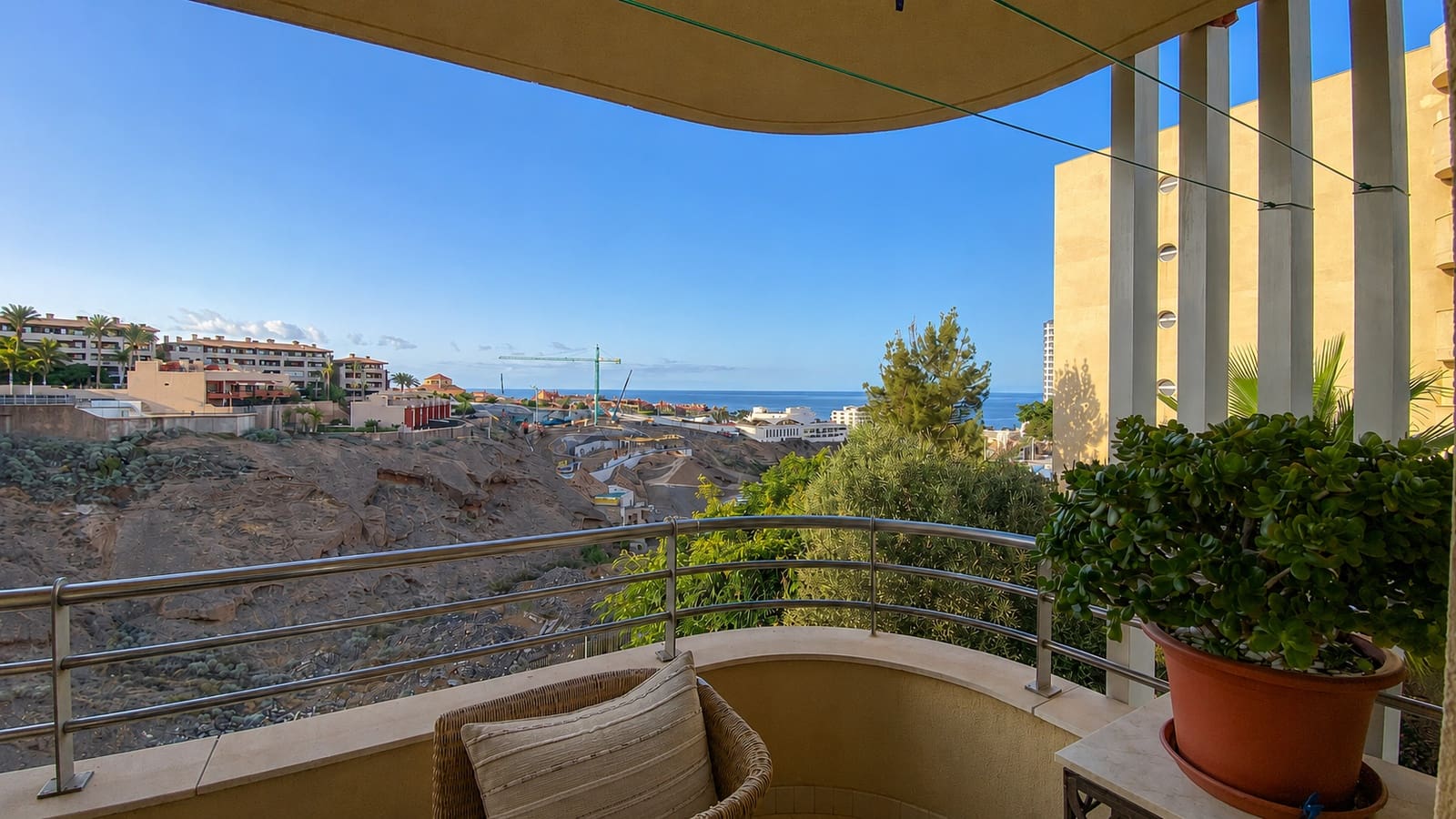 Apartamento de 2 habitaciones en Playa Paraiso en venta con piscina garaje - 330.000 € (Ref: 10123375)