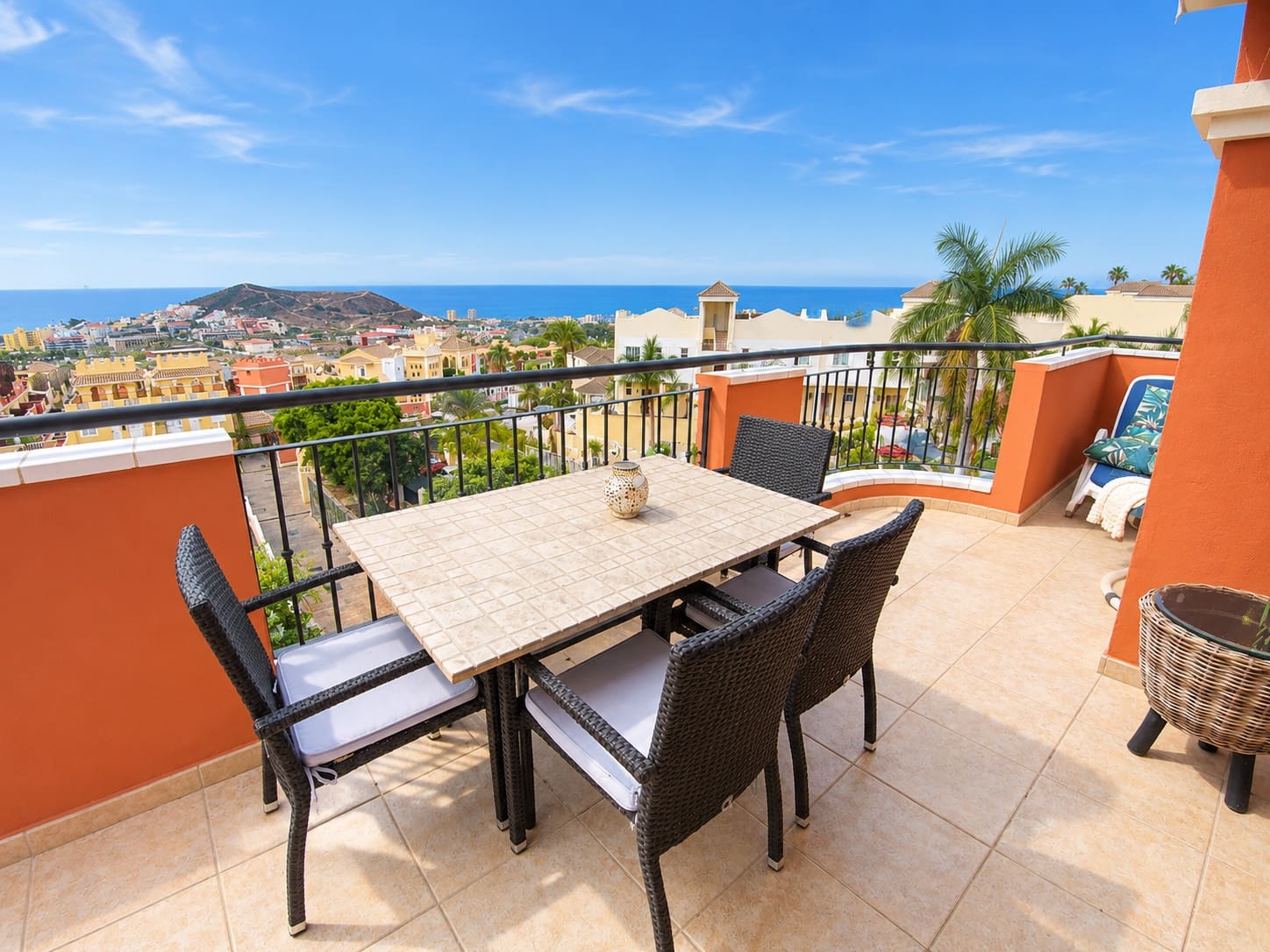 1 slaapkamer Appartement te huur in Costa Adeje met zwembad - € 1.500 (Ref: 10166055)