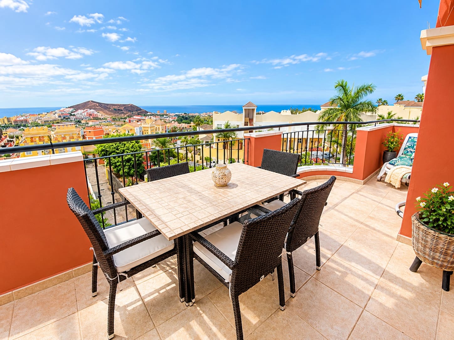 1 slaapkamer Appartement te huur in Costa Adeje met zwembad - € 1.500 (Ref: 10166055)