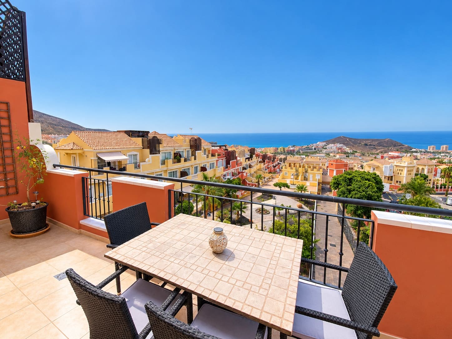 1 slaapkamer Appartement te huur in Costa Adeje met zwembad - € 1.500 (Ref: 10166055)