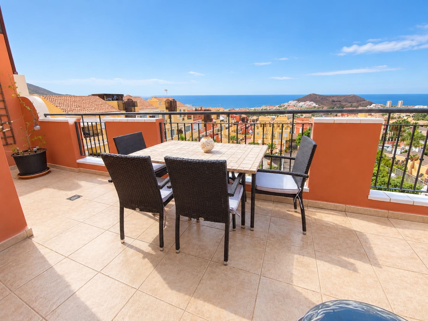 1 slaapkamer Appartement te huur in Costa Adeje met zwembad - € 1.500 (Ref: 10166055)