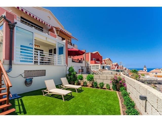 2 bedroom Semi-detached Villa for sale in Adeje with pool garage - € 605,000 (Ref: 8418719)