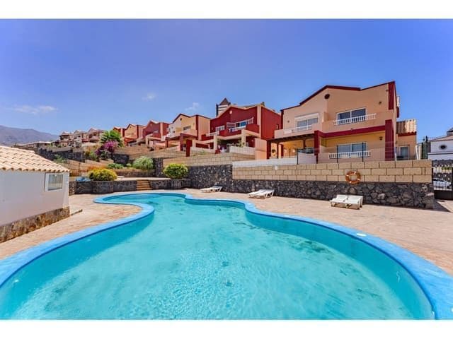 2 bedroom Semi-detached Villa for sale in Adeje with pool garage - € 605,000 (Ref: 8418719)