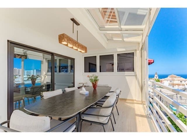 2 bedroom Semi-detached Villa for sale in Adeje with pool garage - € 605,000 (Ref: 8418719)