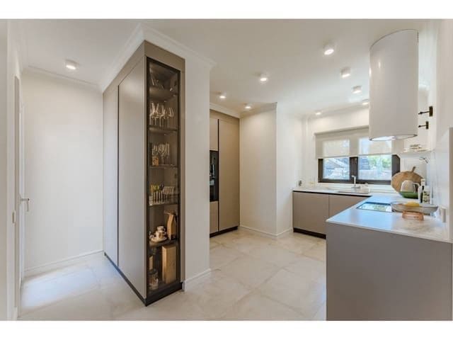 2 bedroom Semi-detached Villa for sale in Adeje with pool garage - € 605,000 (Ref: 8418719)