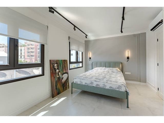 2 bedroom Semi-detached Villa for sale in Adeje with pool garage - € 605,000 (Ref: 8418719)