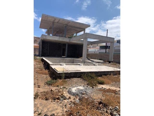 5 camera da letto Villa in vendita in Arona con piscina garage - 1.750.000 € (Rif: 8556398)