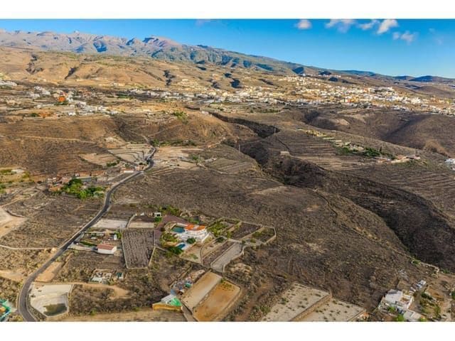 5 soveværelse Villa til salg i Arona med swimmingpool garage - € 1.800.000 (Ref: 8690786)