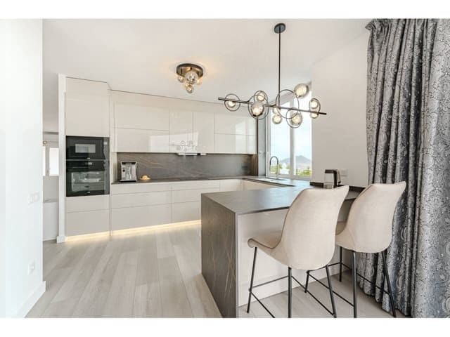 5 soveværelse Villa til salg i Arona med swimmingpool garage - € 1.800.000 (Ref: 8690786)