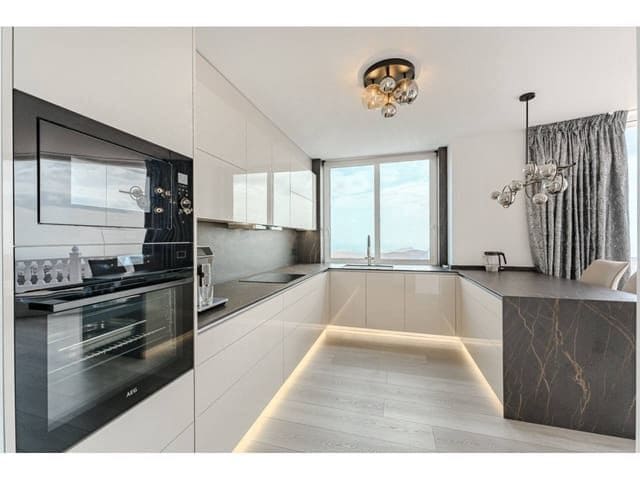 5 soveværelse Villa til salg i Arona med swimmingpool garage - € 1.800.000 (Ref: 8690786)