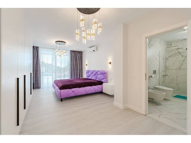 5 soveværelse Villa til salg i Arona med swimmingpool garage - € 1.800.000 (Ref: 8690786)