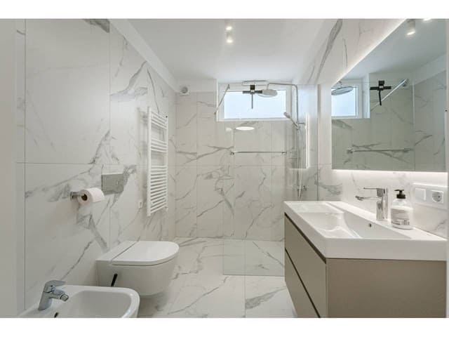 5 soveværelse Villa til salg i Arona med swimmingpool garage - € 1.800.000 (Ref: 8690786)