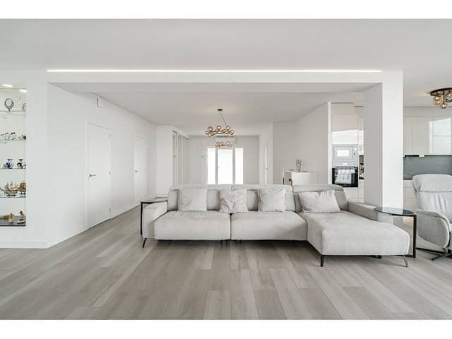 5 Zimmer Villa zu verkaufen in Arona mit Pool Garage - 1.800.000 € (Ref: 8690786)