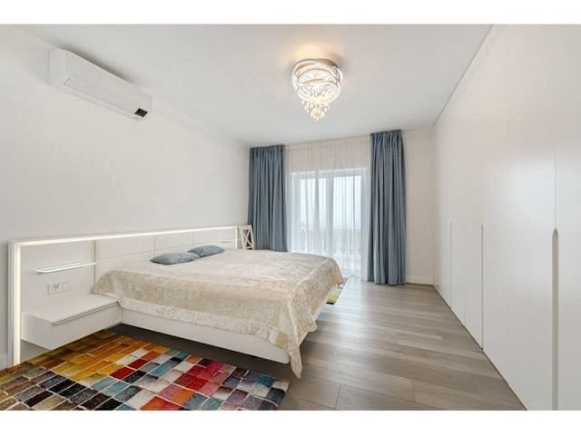 5 soveværelse Villa til salg i Arona med swimmingpool garage - € 1.800.000 (Ref: 8690786)