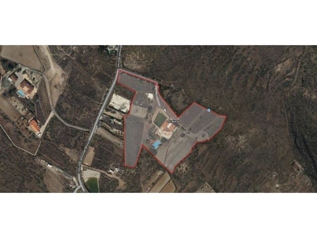 5 soveværelse Villa til salg i Arona med swimmingpool garage - € 1.800.000 (Ref: 8690786)